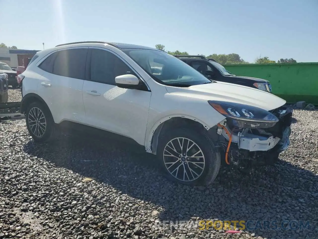 4 Photograph of a damaged car 1FMCU0KZ5NUB80200 FORD ESCAPE 2022
