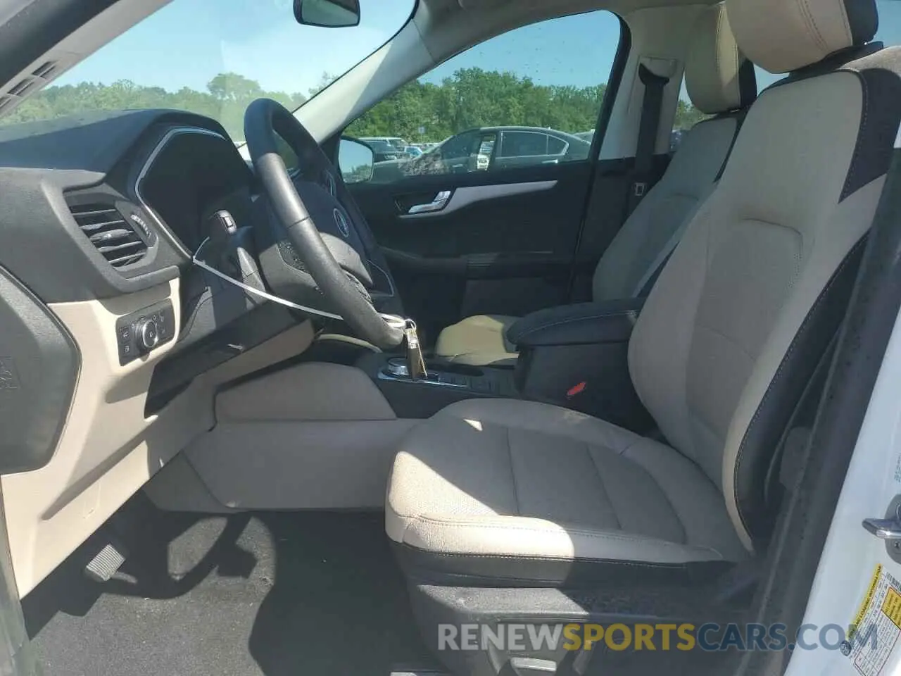 7 Photograph of a damaged car 1FMCU0KZ5NUB80200 FORD ESCAPE 2022