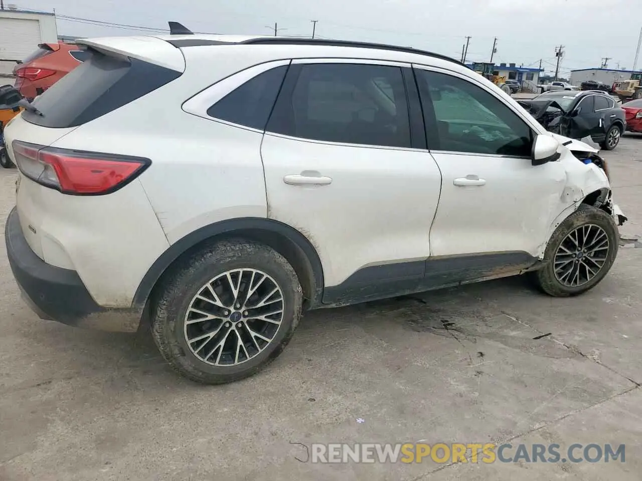 3 Photograph of a damaged car 1FMCU0LZ2NUA89898 FORD ESCAPE 2022