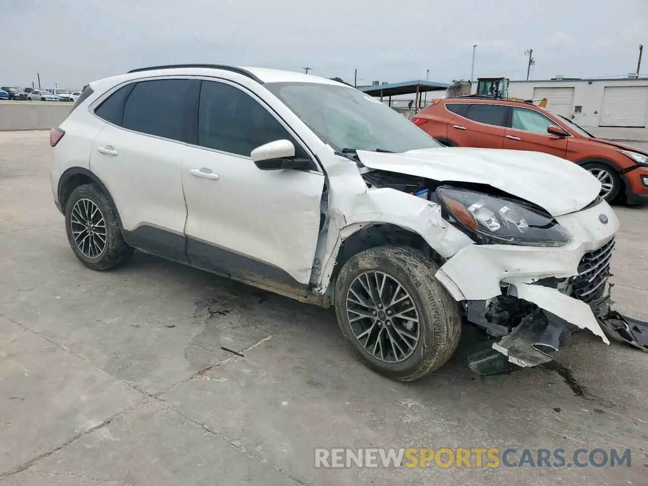 4 Photograph of a damaged car 1FMCU0LZ2NUA89898 FORD ESCAPE 2022