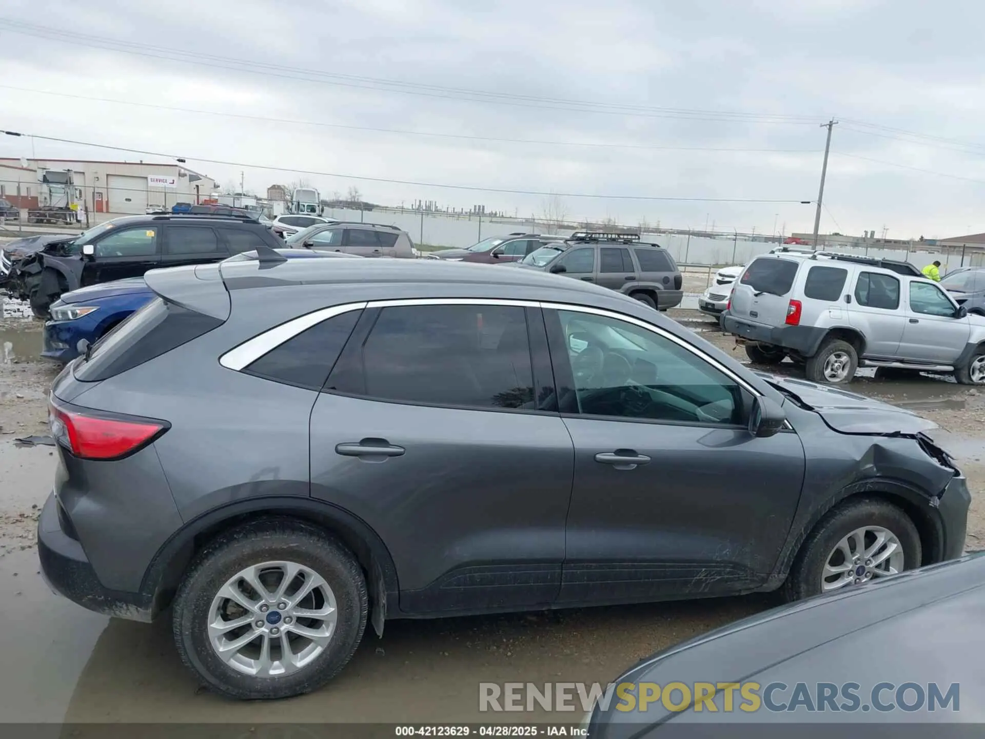 14 Photograph of a damaged car 1FMCU9BZ0NUA79005 FORD ESCAPE 2022