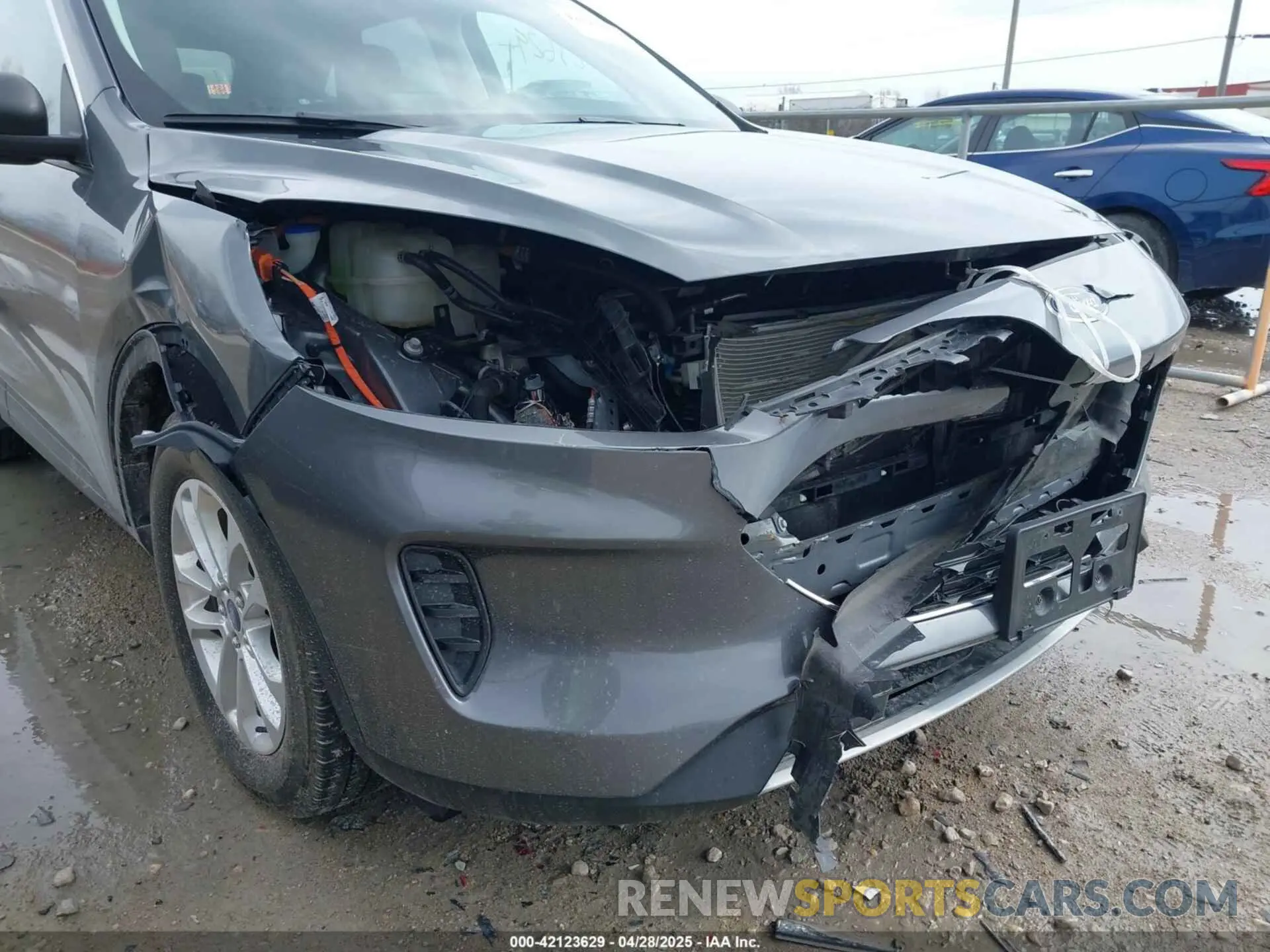 6 Photograph of a damaged car 1FMCU9BZ0NUA79005 FORD ESCAPE 2022