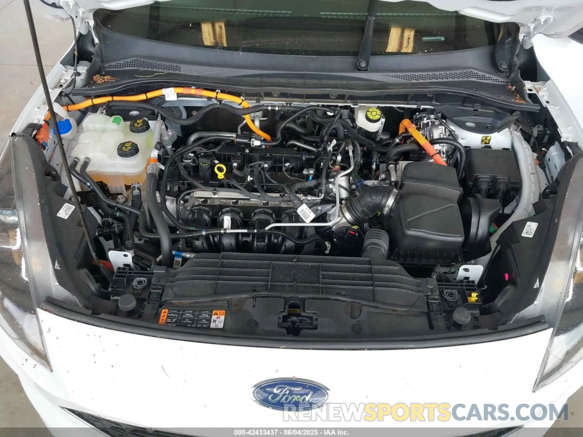 10 Photograph of a damaged car 1FMCU9BZ2N0U47284 FORD ESCAPE 2022