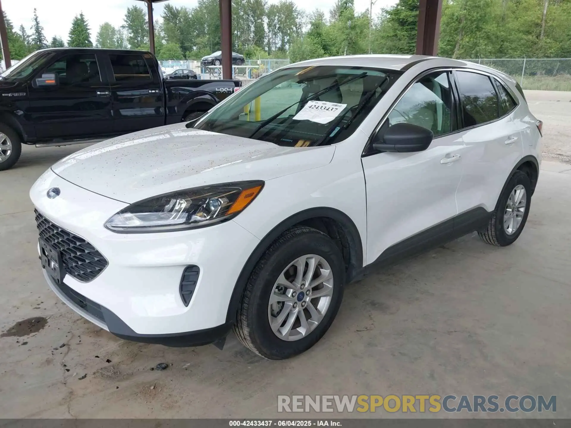 2 Photograph of a damaged car 1FMCU9BZ2N0U47284 FORD ESCAPE 2022