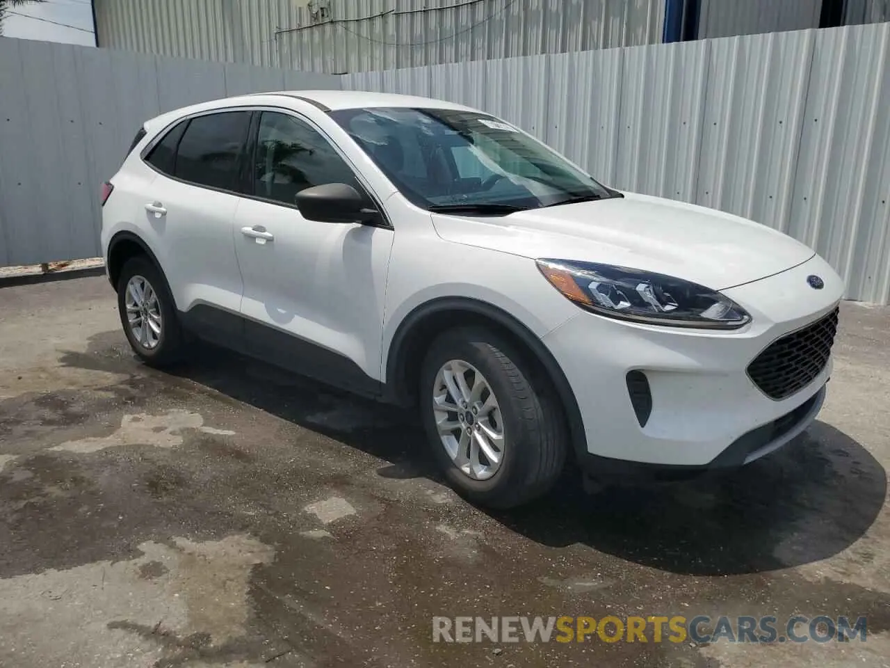 4 Photograph of a damaged car 1FMCU9BZ6NUA24767 FORD ESCAPE 2022
