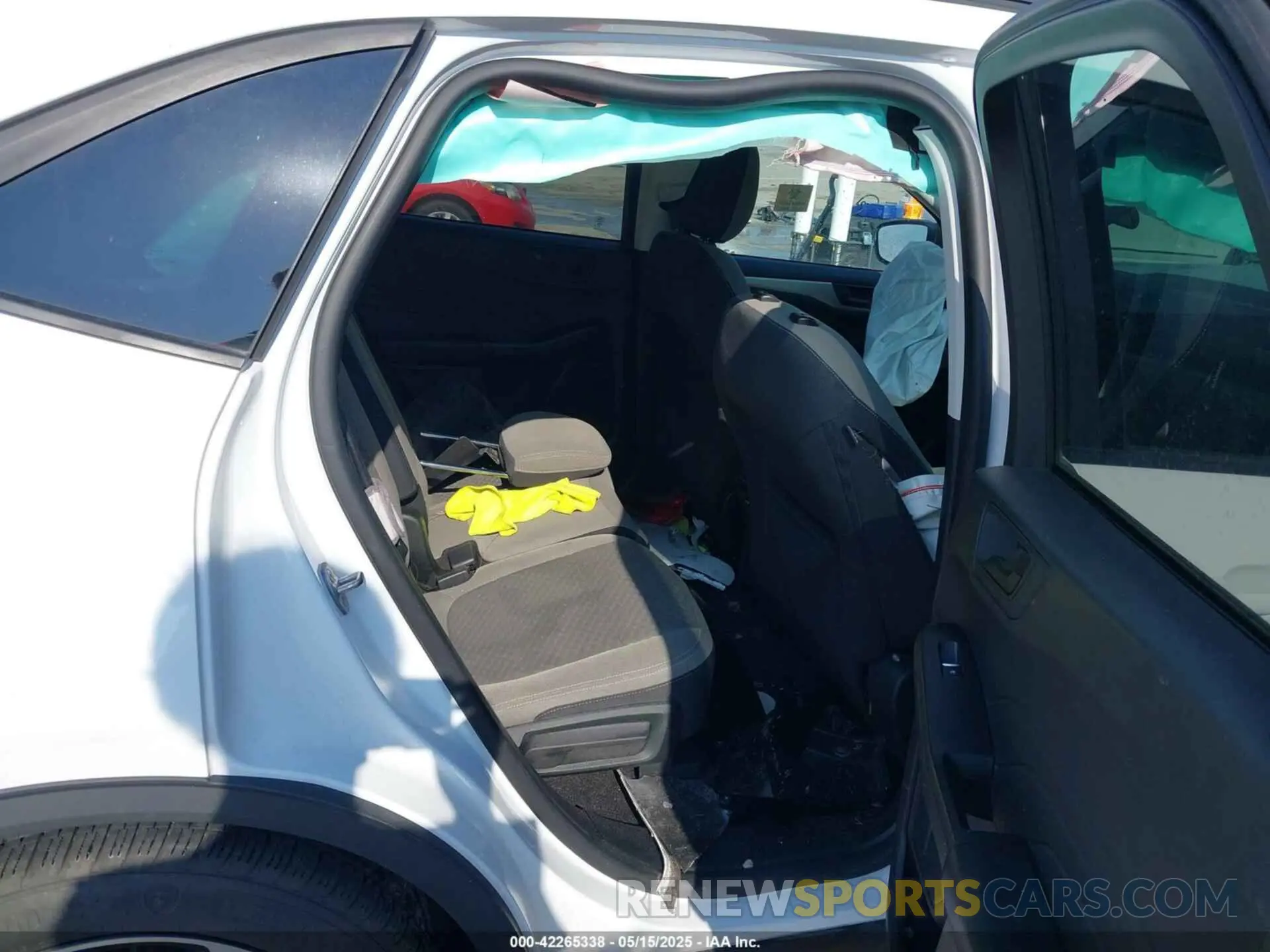 8 Photograph of a damaged car 1FMCU9BZ7NUB06992 FORD ESCAPE 2022