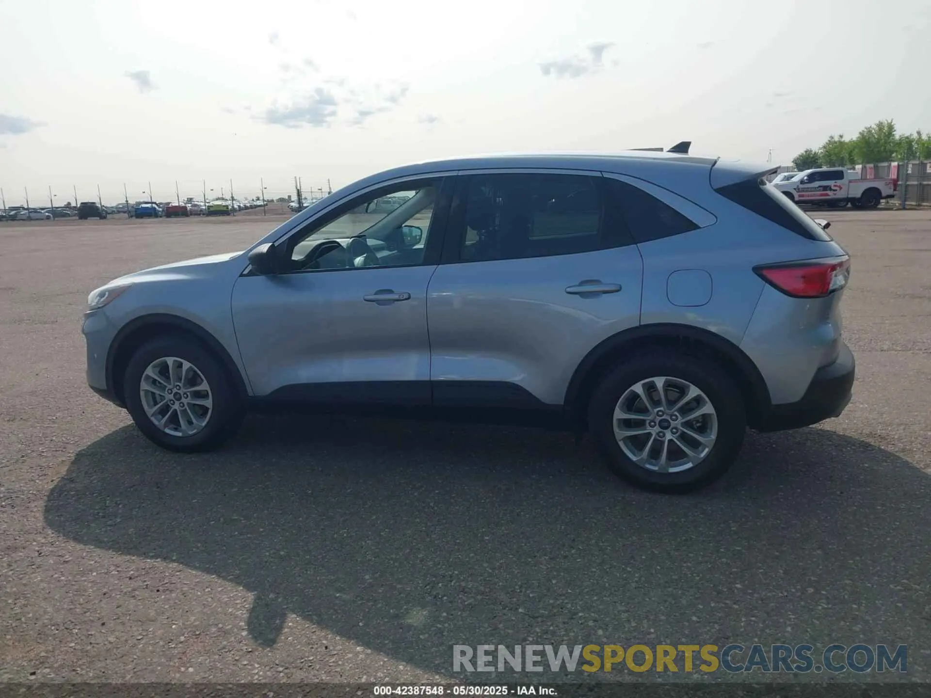 14 Photograph of a damaged car 1FMCU9BZ8NUA45832 FORD ESCAPE 2022