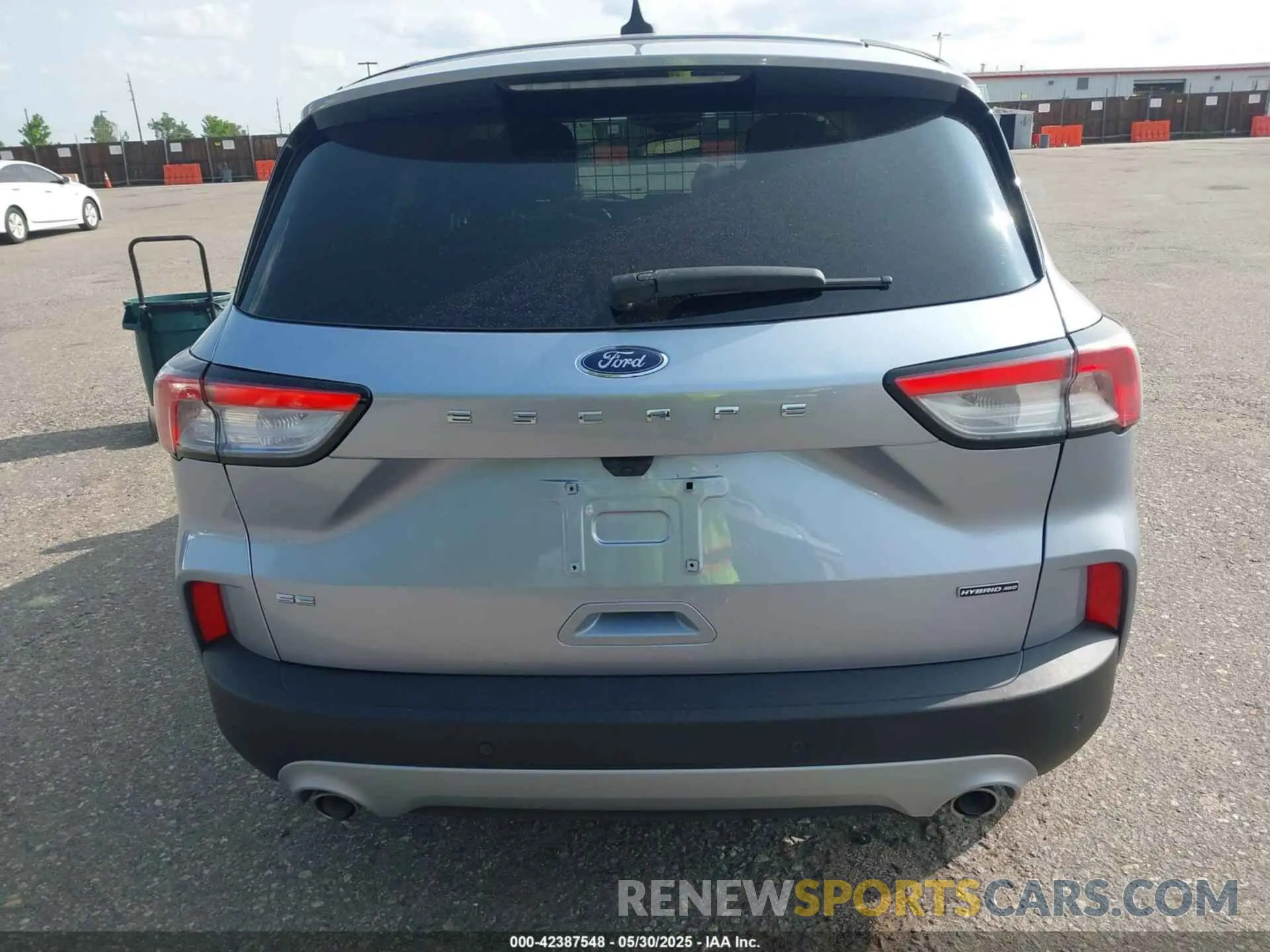 16 Photograph of a damaged car 1FMCU9BZ8NUA45832 FORD ESCAPE 2022