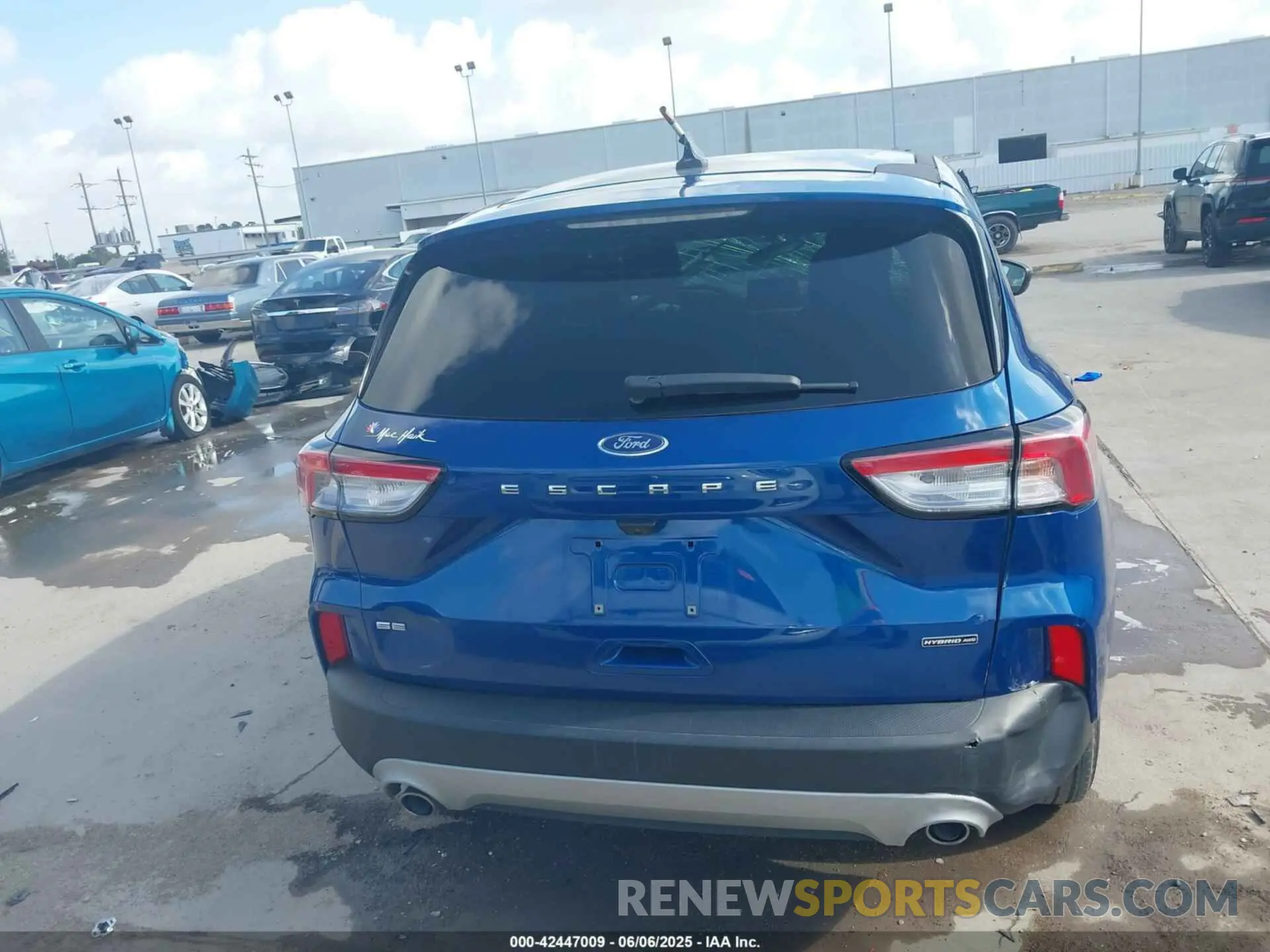 15 Photograph of a damaged car 1FMCU9BZ9NUA39229 FORD ESCAPE 2022