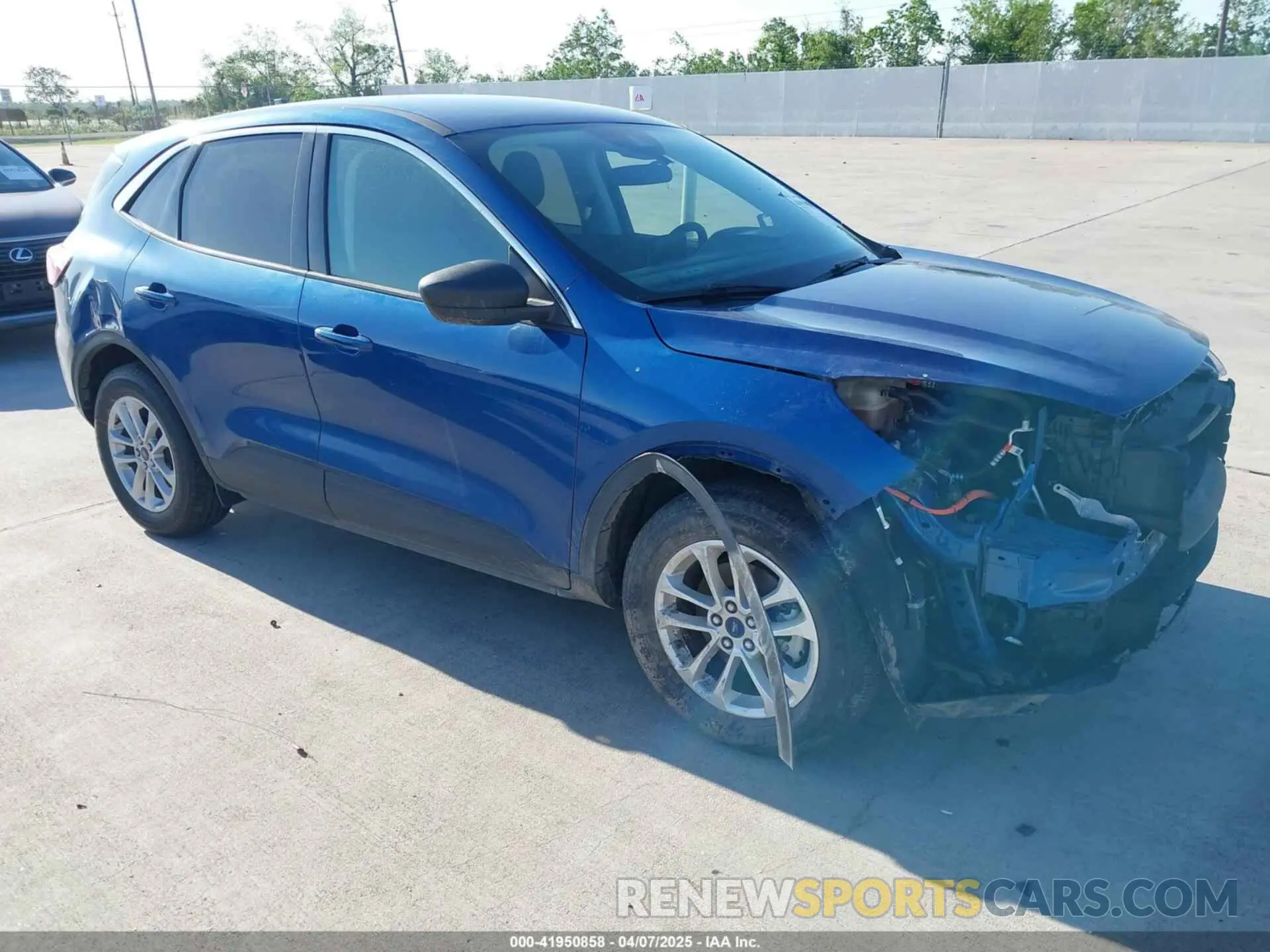 1 Photograph of a damaged car 1FMCU9BZXNUA45654 FORD ESCAPE 2022