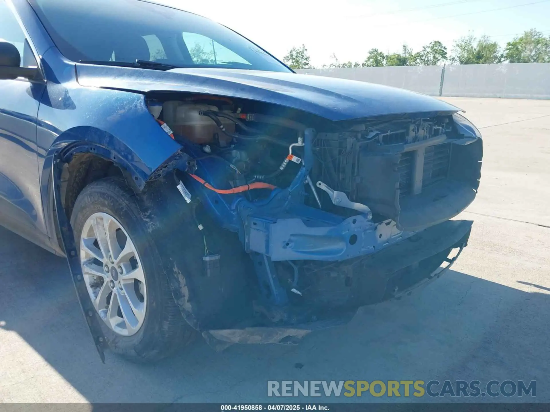 6 Photograph of a damaged car 1FMCU9BZXNUA45654 FORD ESCAPE 2022