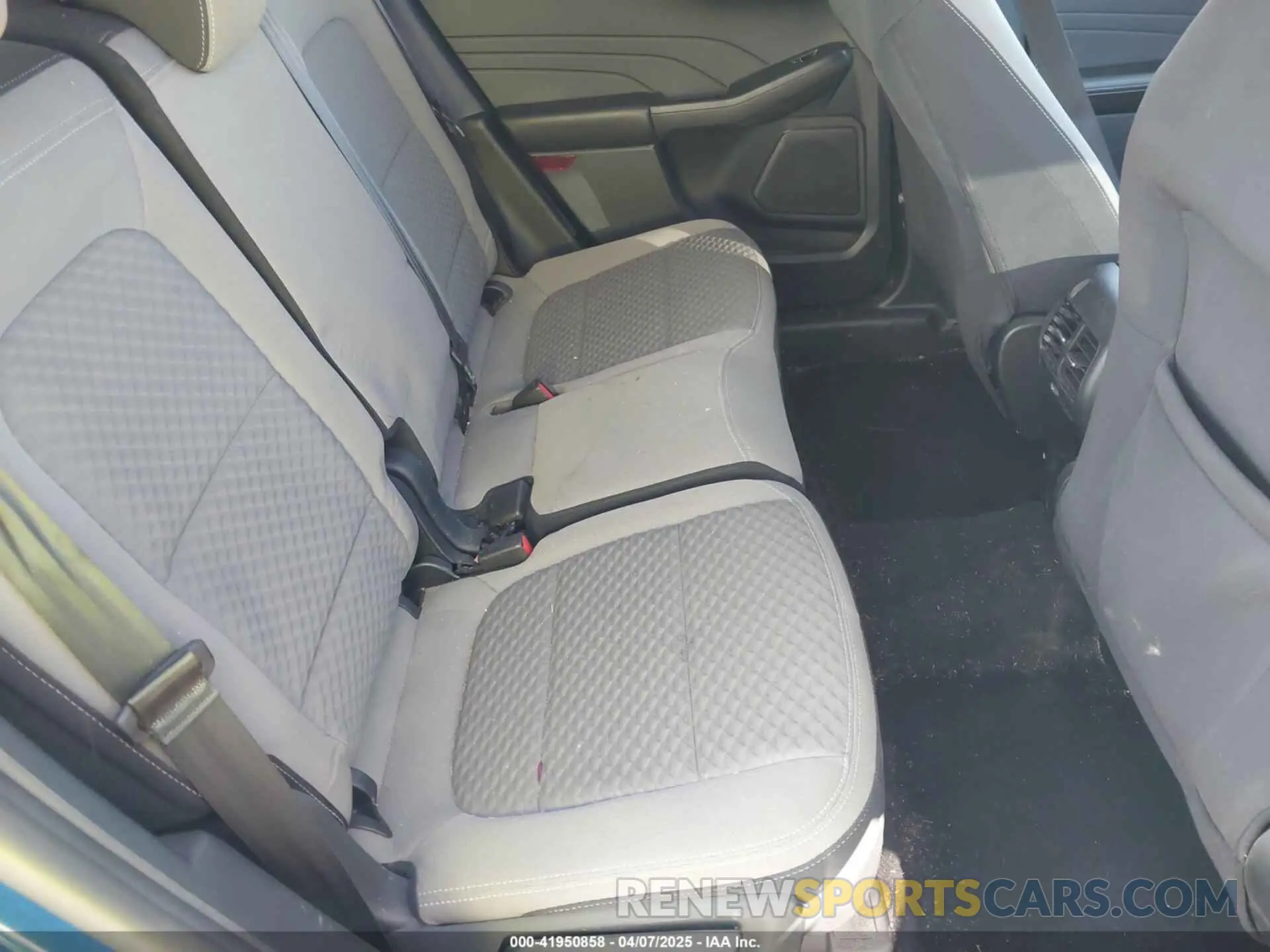 8 Photograph of a damaged car 1FMCU9BZXNUA45654 FORD ESCAPE 2022