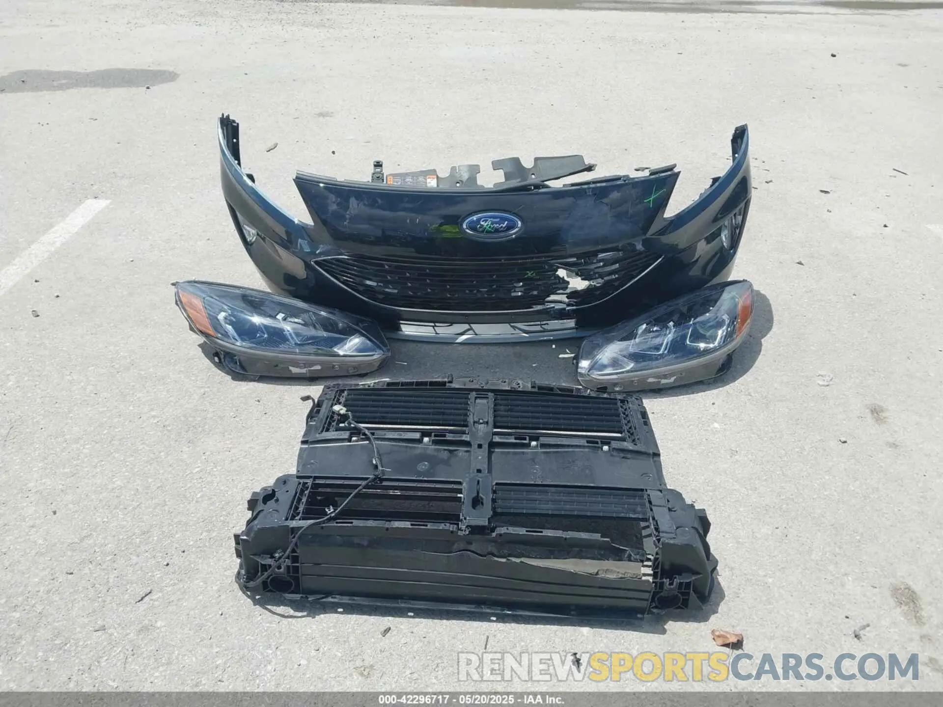 12 Photograph of a damaged car 1FMCU9CZ1NUA82218 FORD ESCAPE 2022