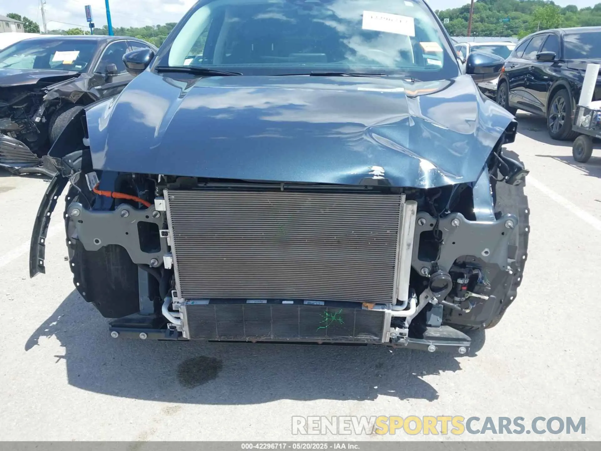 19 Photograph of a damaged car 1FMCU9CZ1NUA82218 FORD ESCAPE 2022
