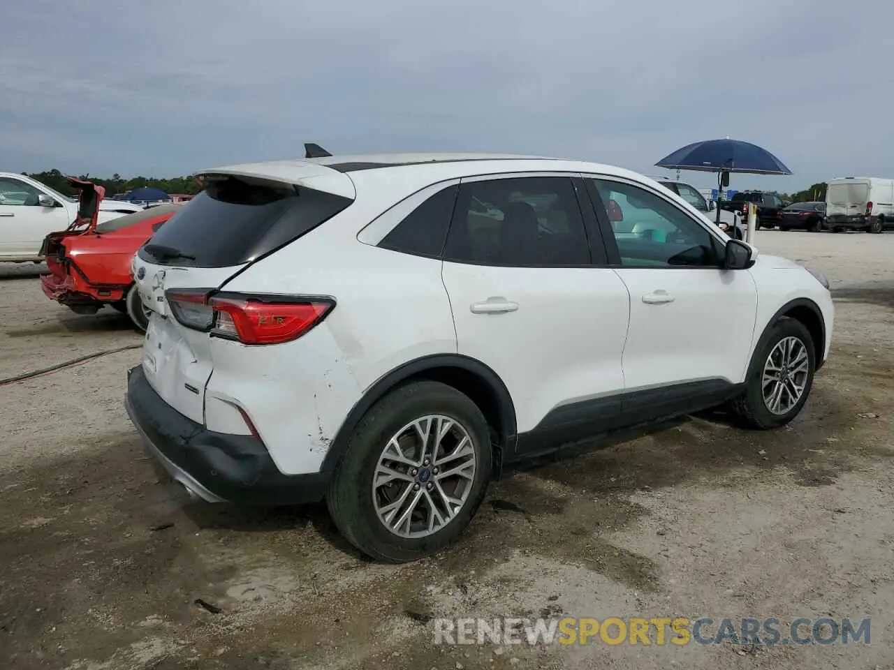 3 Photograph of a damaged car 1FMCU9CZ4NUB12120 FORD ESCAPE 2022