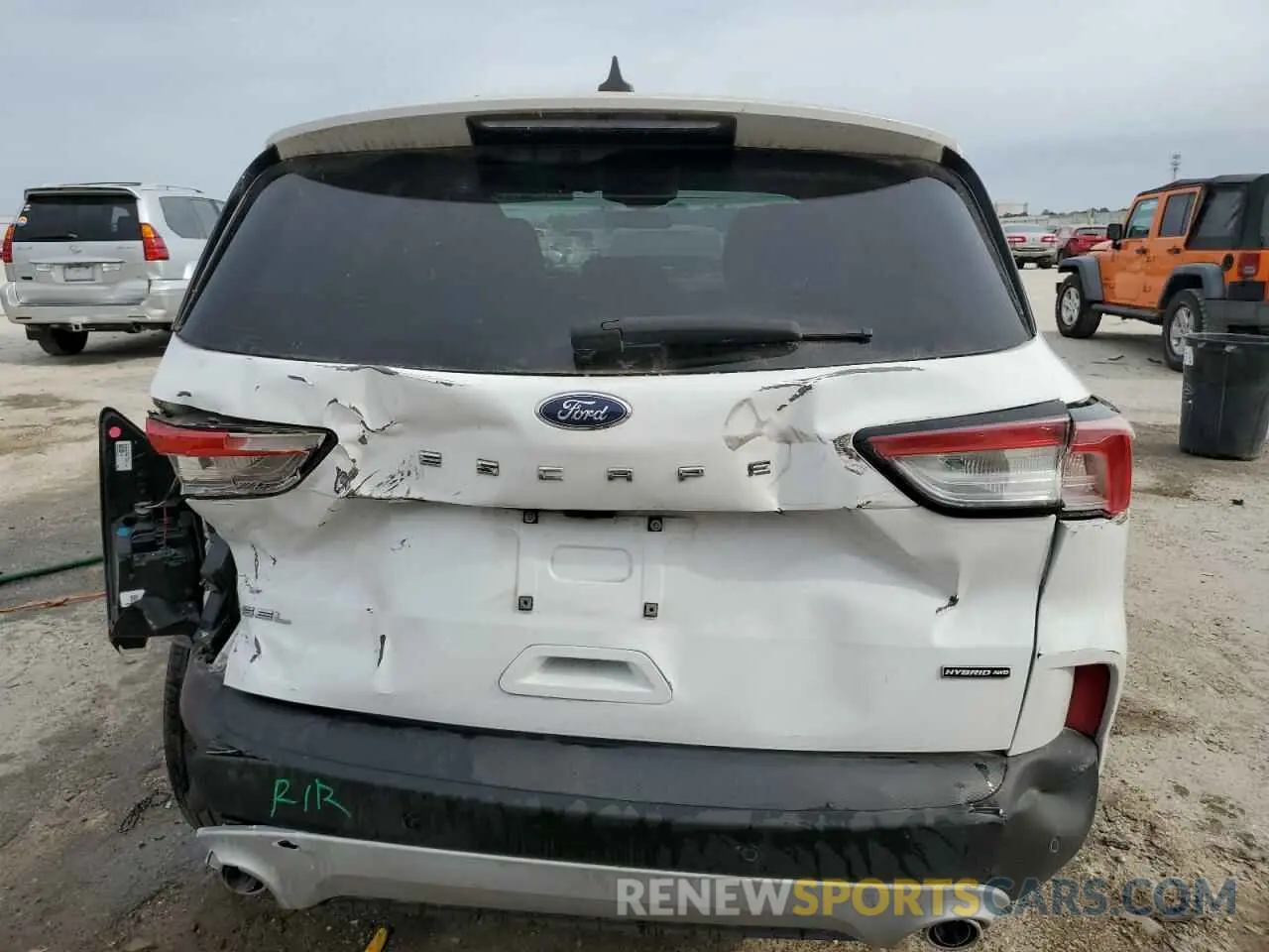 6 Photograph of a damaged car 1FMCU9CZ4NUB12120 FORD ESCAPE 2022