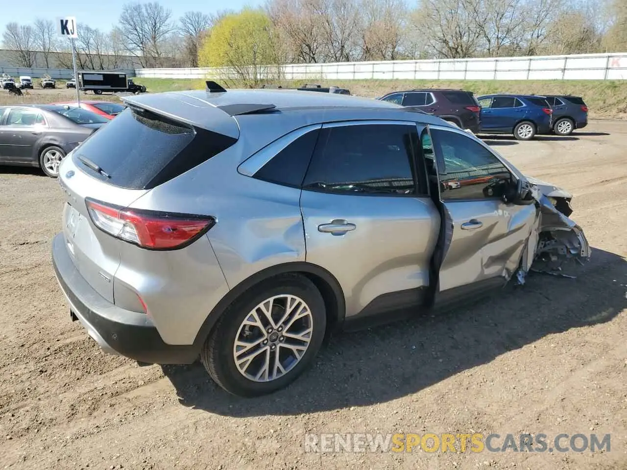 3 Photograph of a damaged car 1FMCU9CZ6NUA35699 FORD ESCAPE 2022