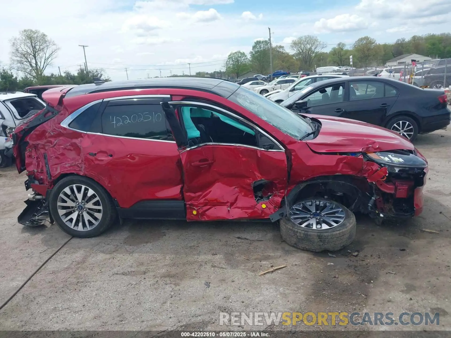 12 Photograph of a damaged car 1FMCU9DZ1NUA34474 FORD ESCAPE 2022