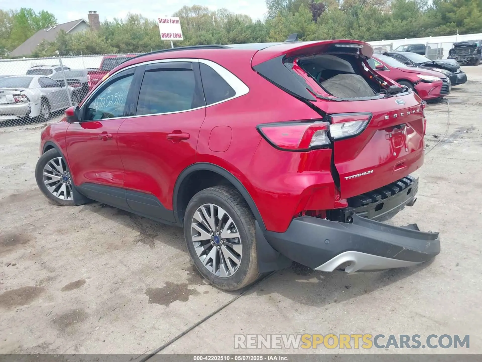 3 Photograph of a damaged car 1FMCU9DZ1NUA34474 FORD ESCAPE 2022