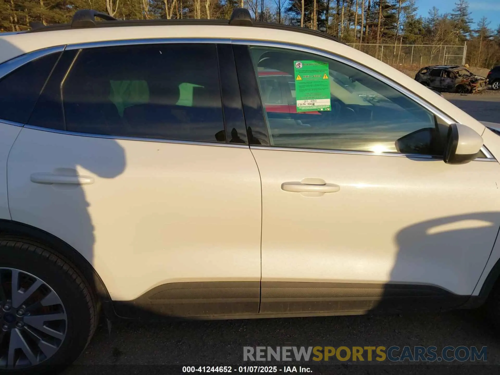 13 Photograph of a damaged car 1FMCU9DZ1NUA37682 FORD ESCAPE 2022