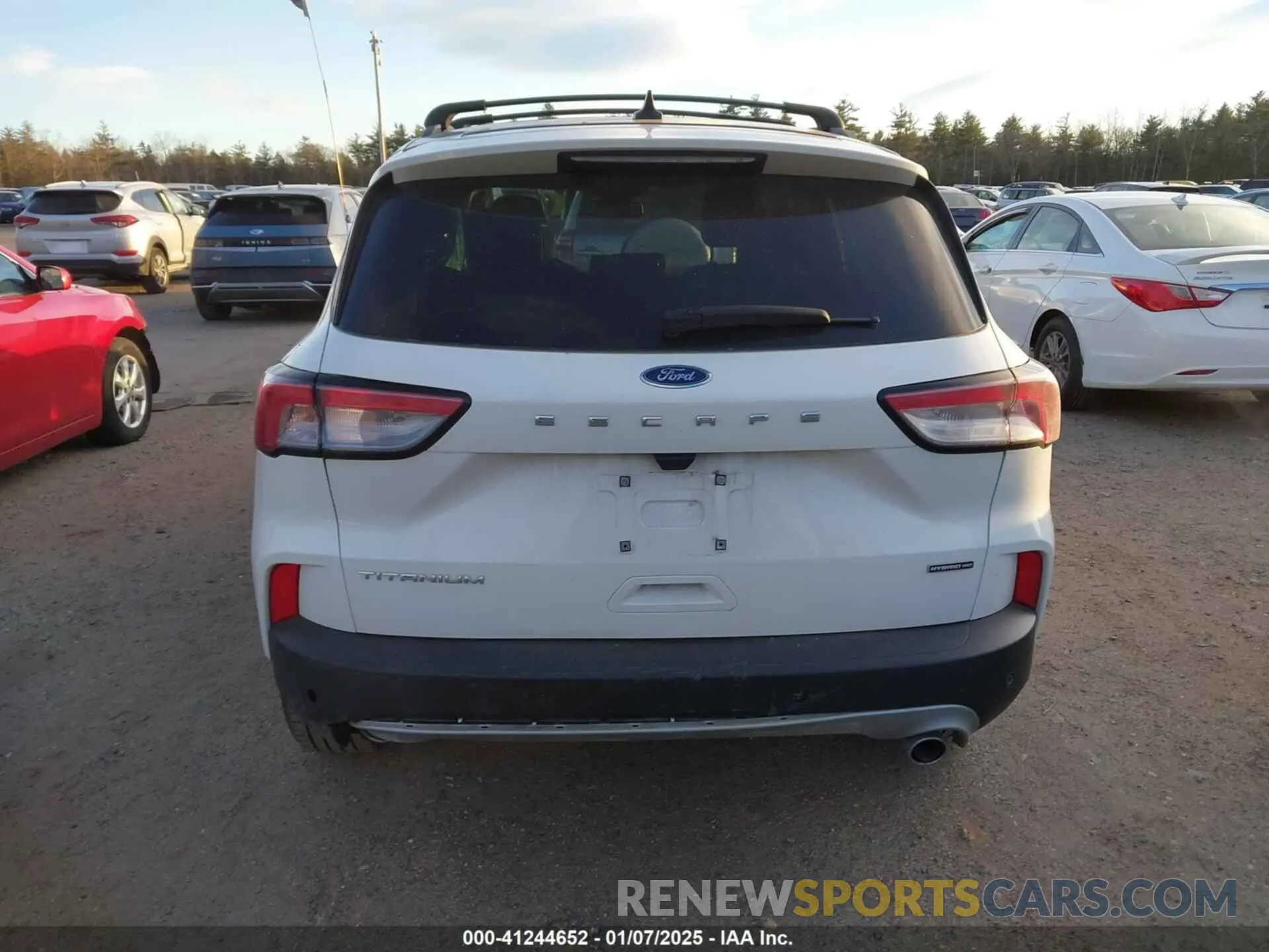 16 Photograph of a damaged car 1FMCU9DZ1NUA37682 FORD ESCAPE 2022