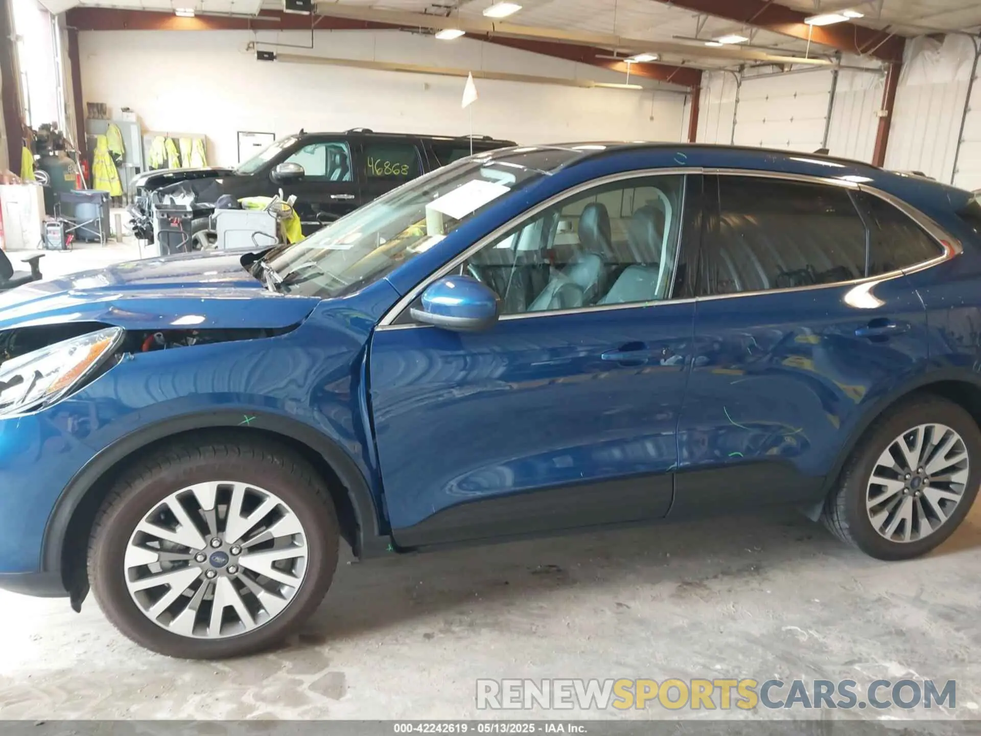 14 Photograph of a damaged car 1FMCU9DZ3NUA57450 FORD ESCAPE 2022