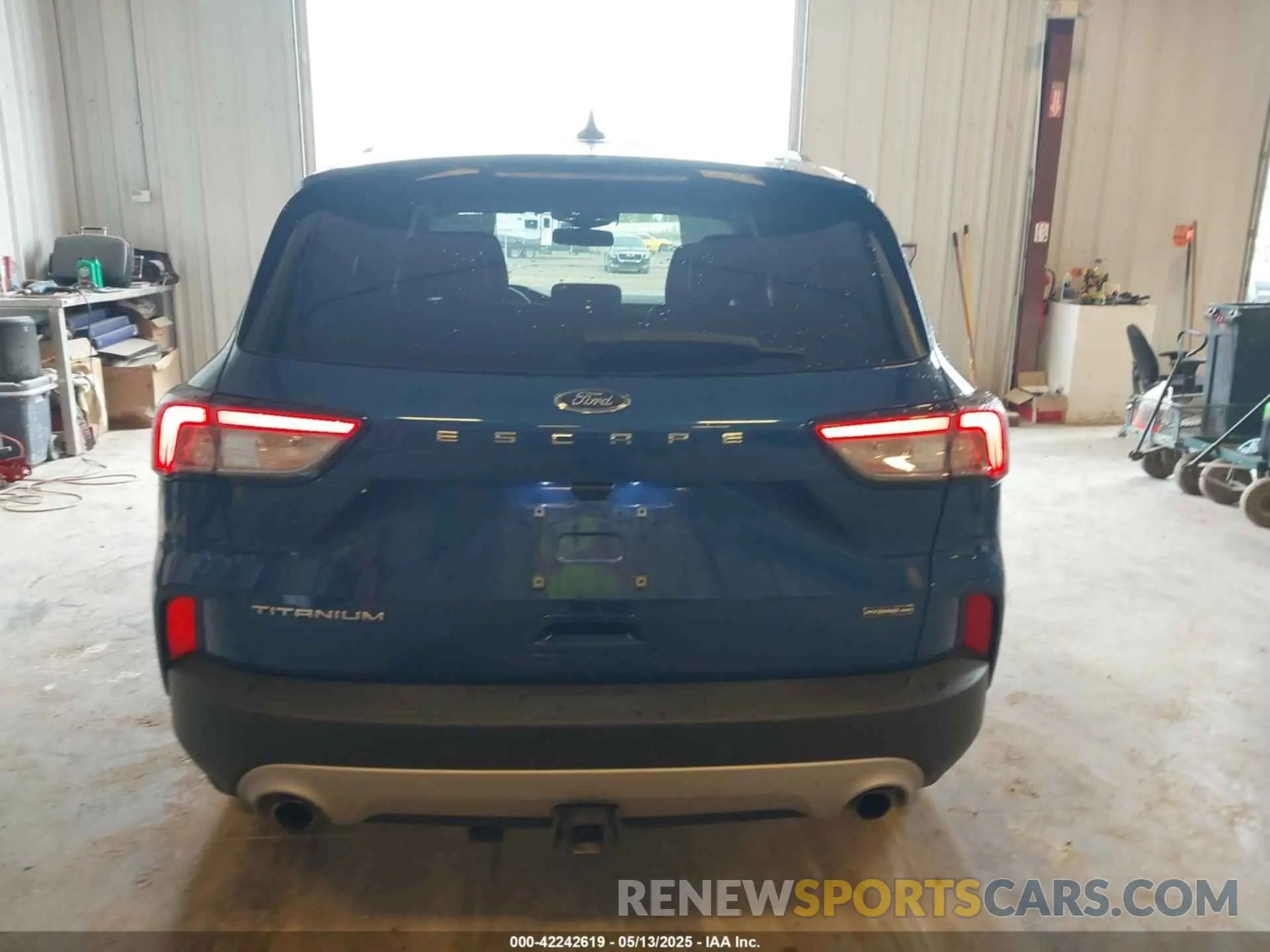 16 Photograph of a damaged car 1FMCU9DZ3NUA57450 FORD ESCAPE 2022