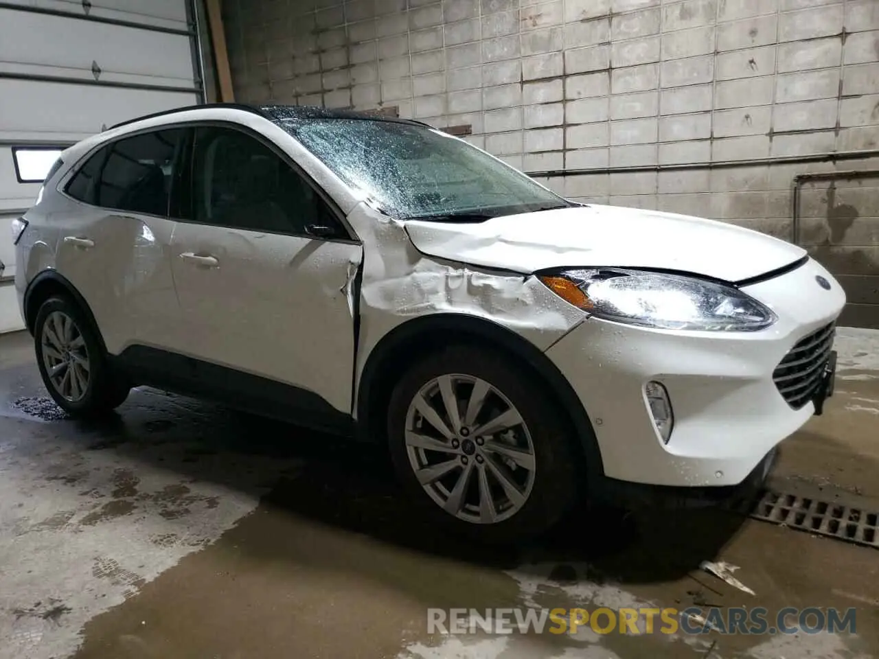 4 Photograph of a damaged car 1FMCU9DZ3NUA92005 FORD ESCAPE 2022
