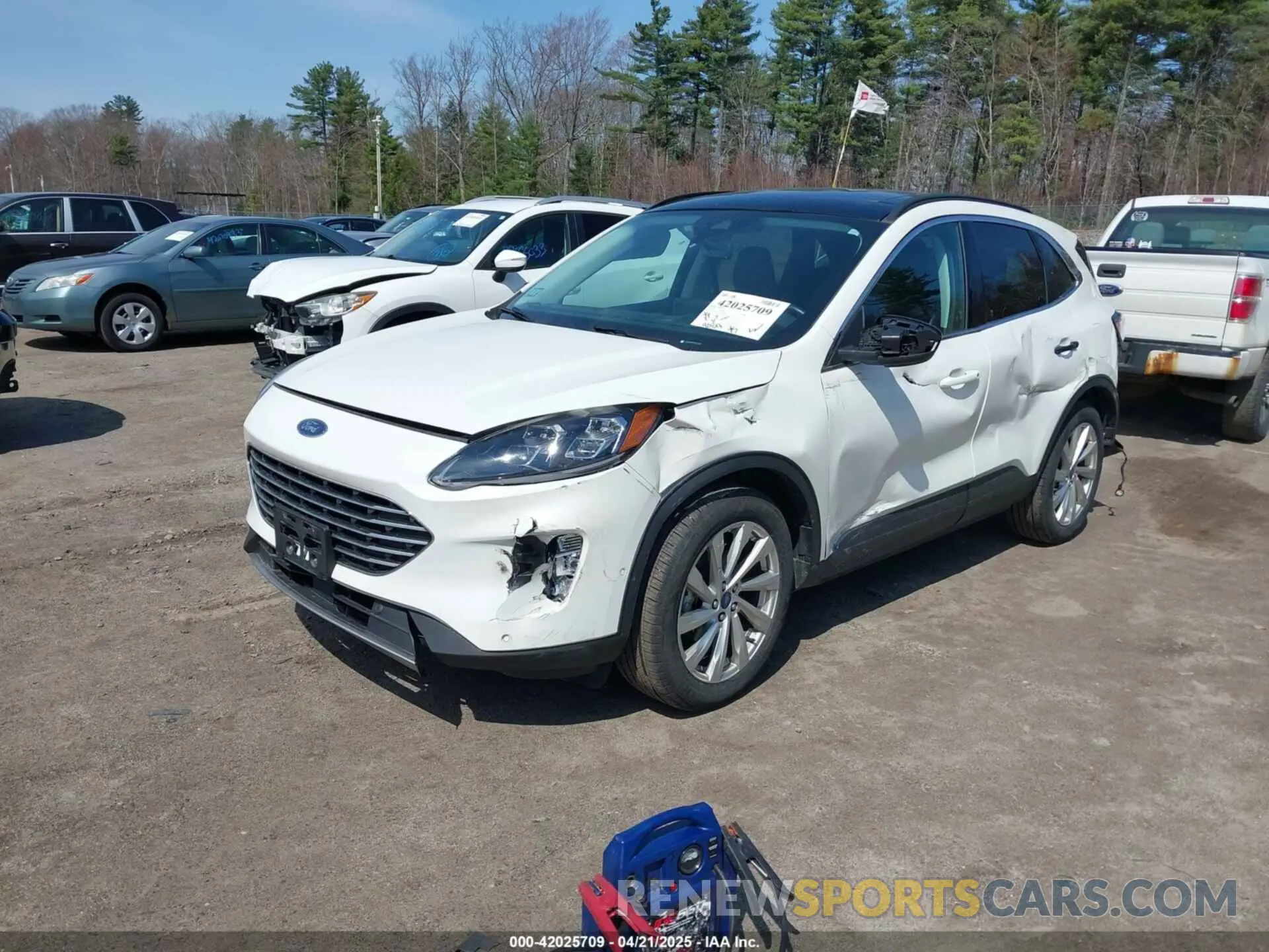 2 Photograph of a damaged car 1FMCU9DZ5NUA11487 FORD ESCAPE 2022