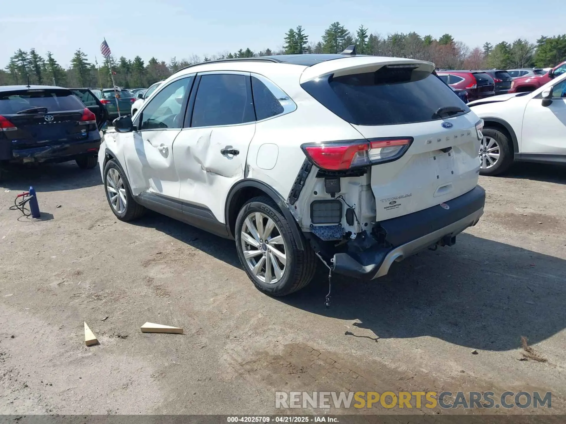 3 Photograph of a damaged car 1FMCU9DZ5NUA11487 FORD ESCAPE 2022