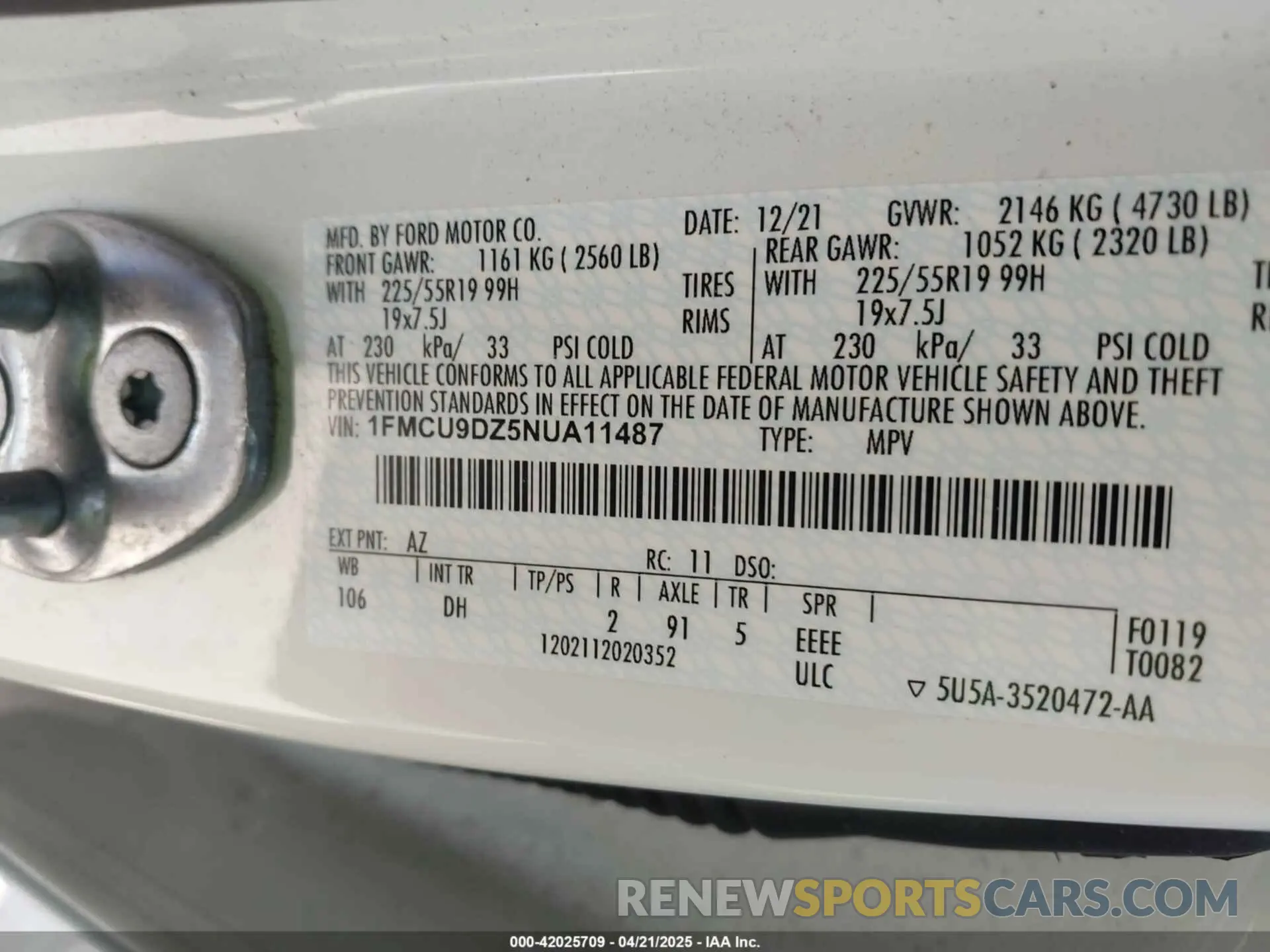 9 Photograph of a damaged car 1FMCU9DZ5NUA11487 FORD ESCAPE 2022