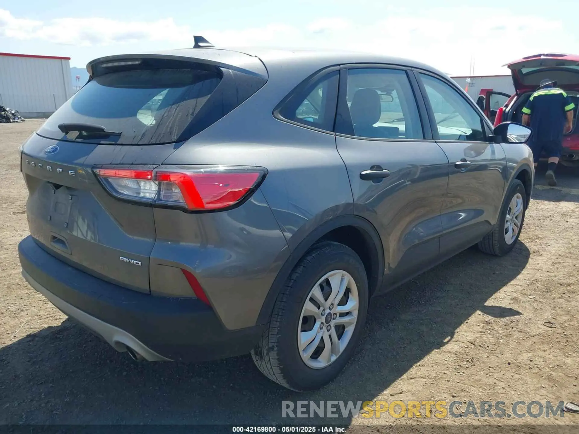 4 Photograph of a damaged car 1FMCU9F67NUB54718 FORD ESCAPE 2022