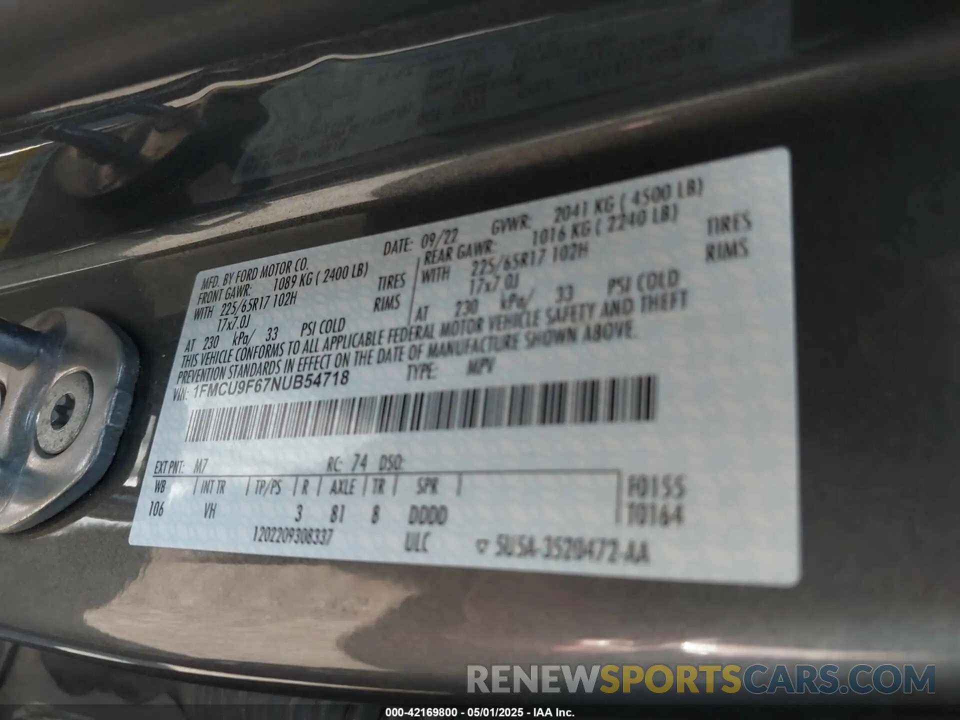 9 Photograph of a damaged car 1FMCU9F67NUB54718 FORD ESCAPE 2022