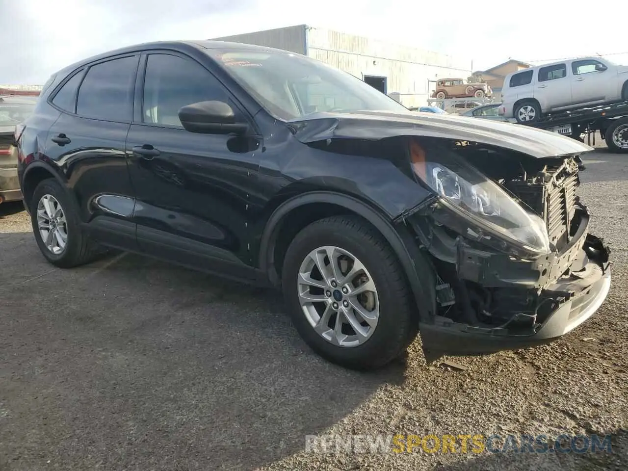4 Photograph of a damaged car 1FMCU9F6XNUA23282 FORD ESCAPE 2022