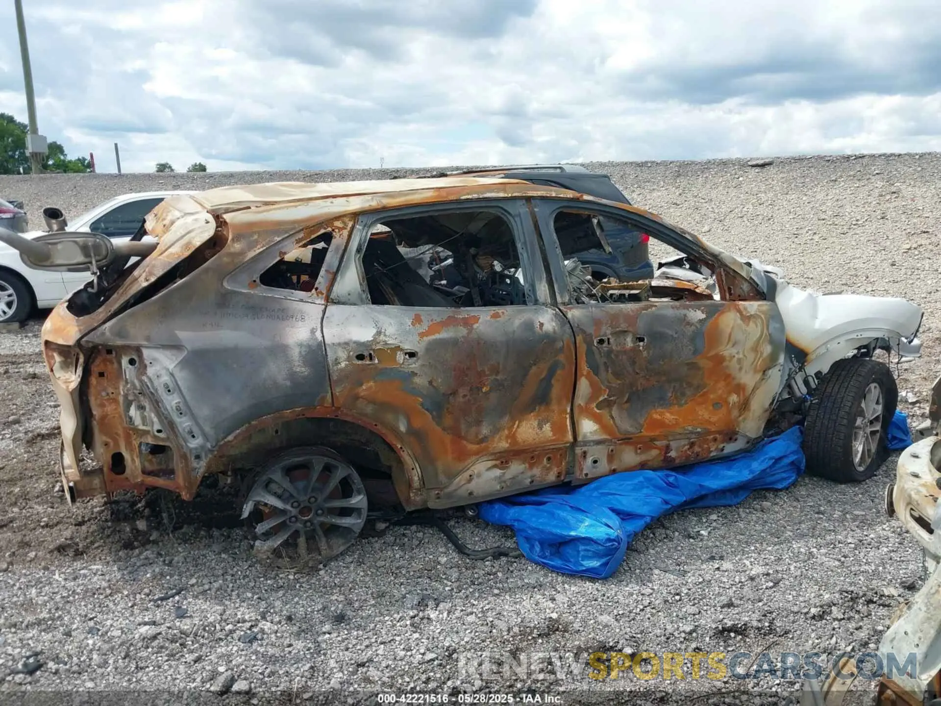 13 Photograph of a damaged car 1FMCU9G60NUA60968 FORD ESCAPE 2022