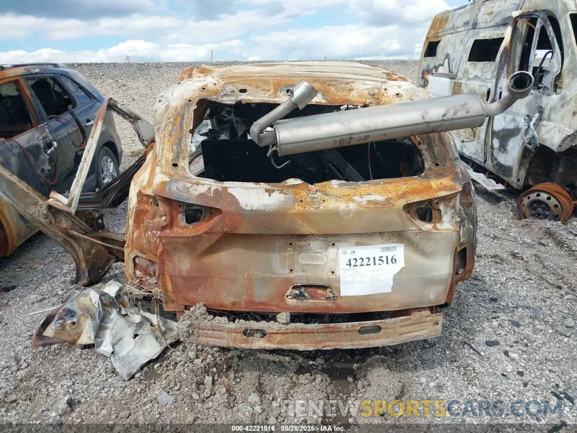 16 Photograph of a damaged car 1FMCU9G60NUA60968 FORD ESCAPE 2022