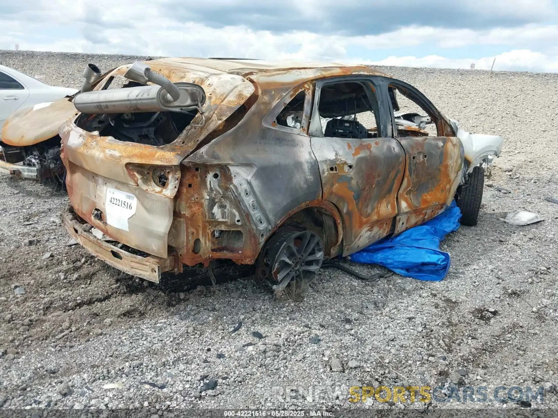 4 Photograph of a damaged car 1FMCU9G60NUA60968 FORD ESCAPE 2022