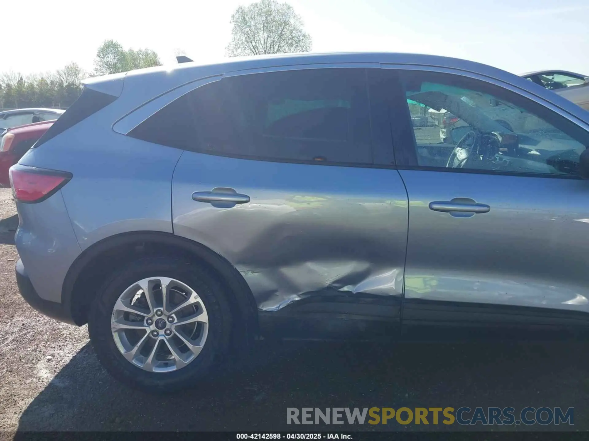 6 Photograph of a damaged car 1FMCU9G60NUA83702 FORD ESCAPE 2022