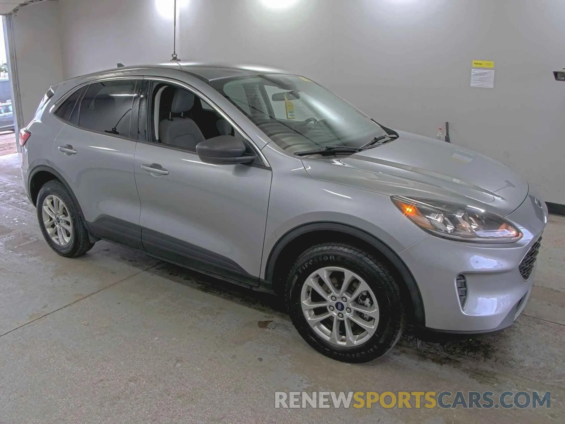 20 Photograph of a damaged car 1FMCU9G60NUB32820 FORD ESCAPE 2022