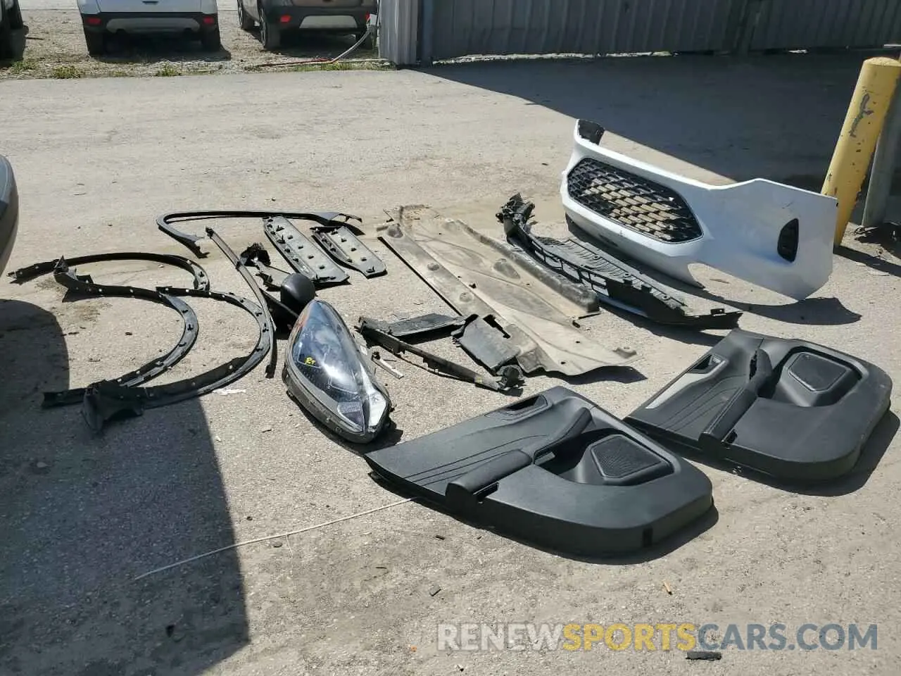 13 Photograph of a damaged car 1FMCU9G60NUB61072 FORD ESCAPE 2022