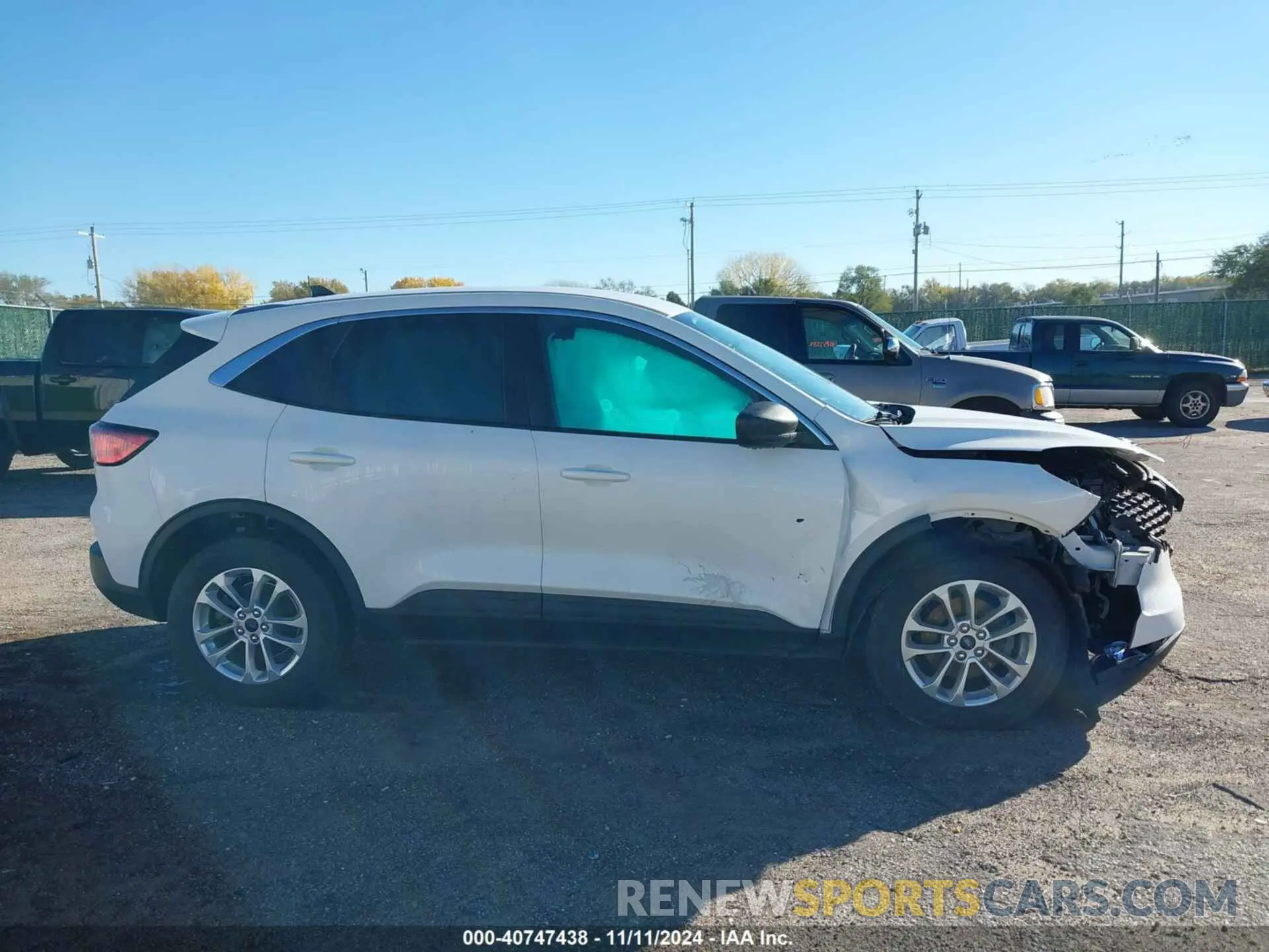 13 Photograph of a damaged car 1FMCU9G61NUA60672 FORD ESCAPE 2022