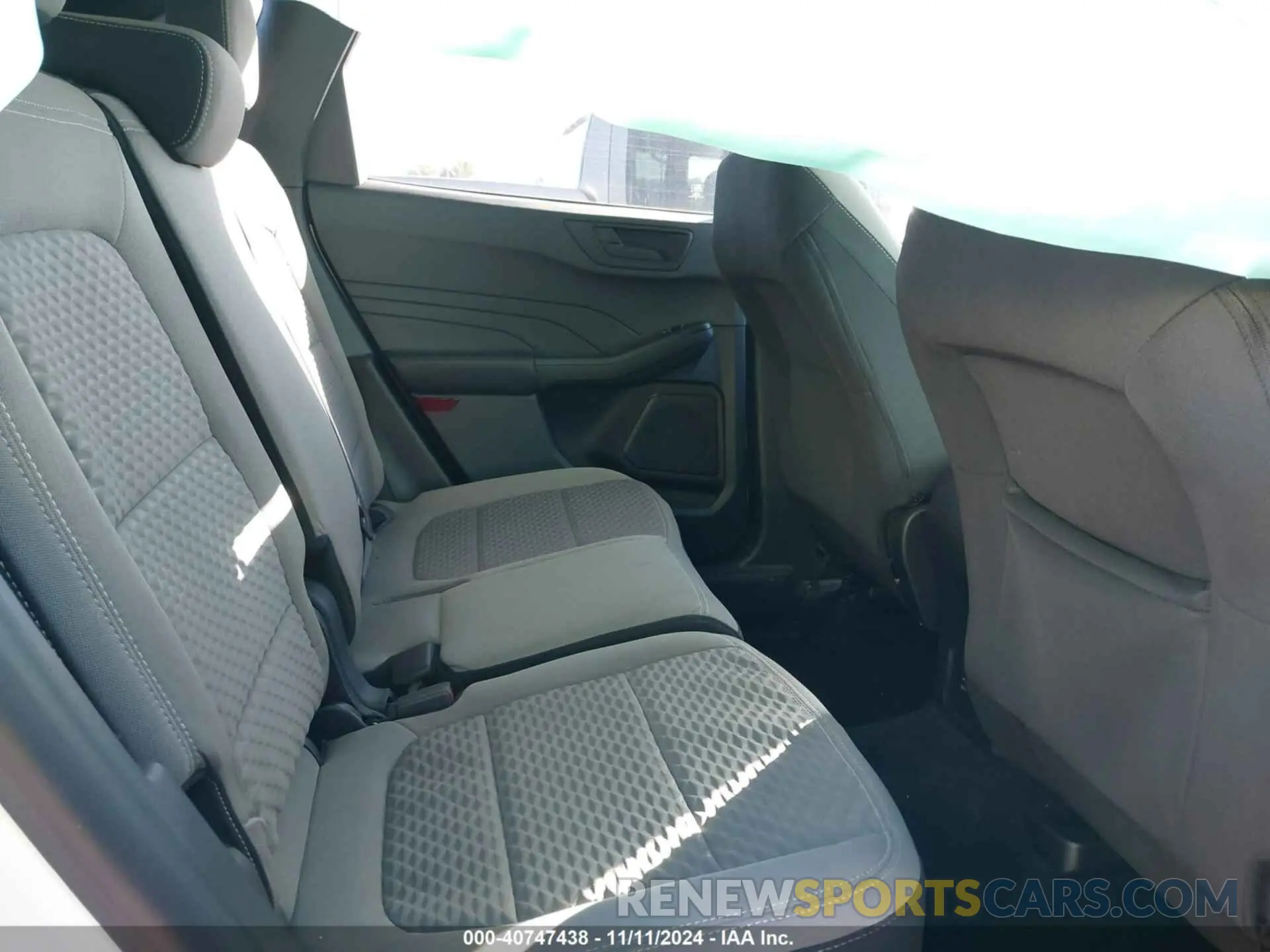 8 Photograph of a damaged car 1FMCU9G61NUA60672 FORD ESCAPE 2022