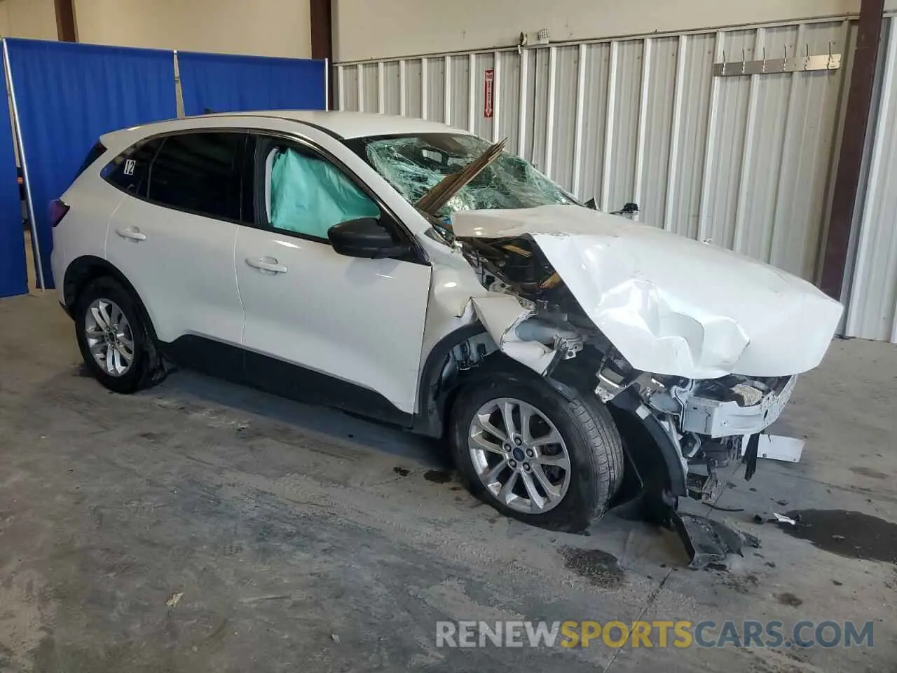 4 Photograph of a damaged car 1FMCU9G61NUA60865 FORD ESCAPE 2022