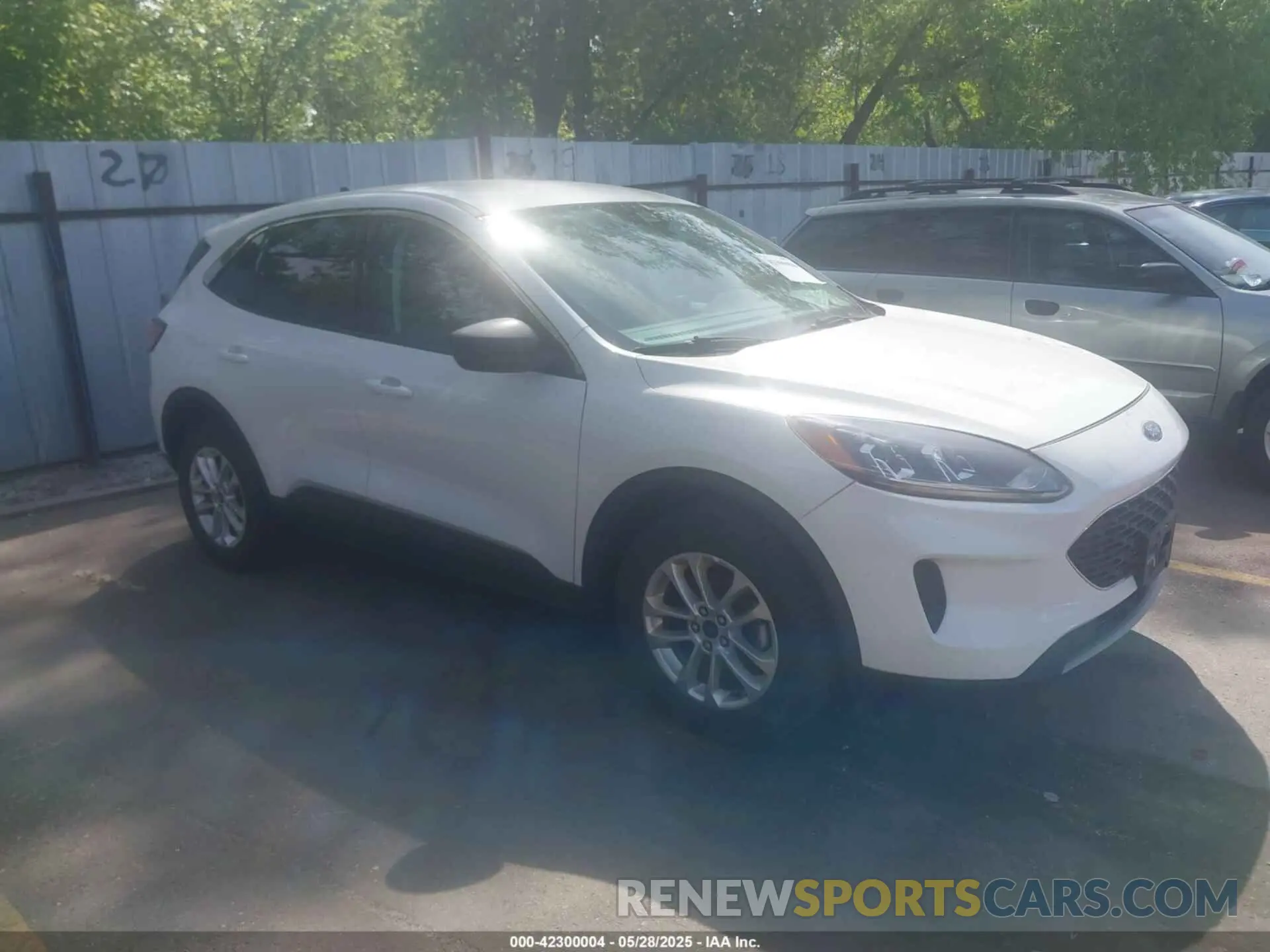 1 Photograph of a damaged car 1FMCU9G61NUA61014 FORD ESCAPE 2022