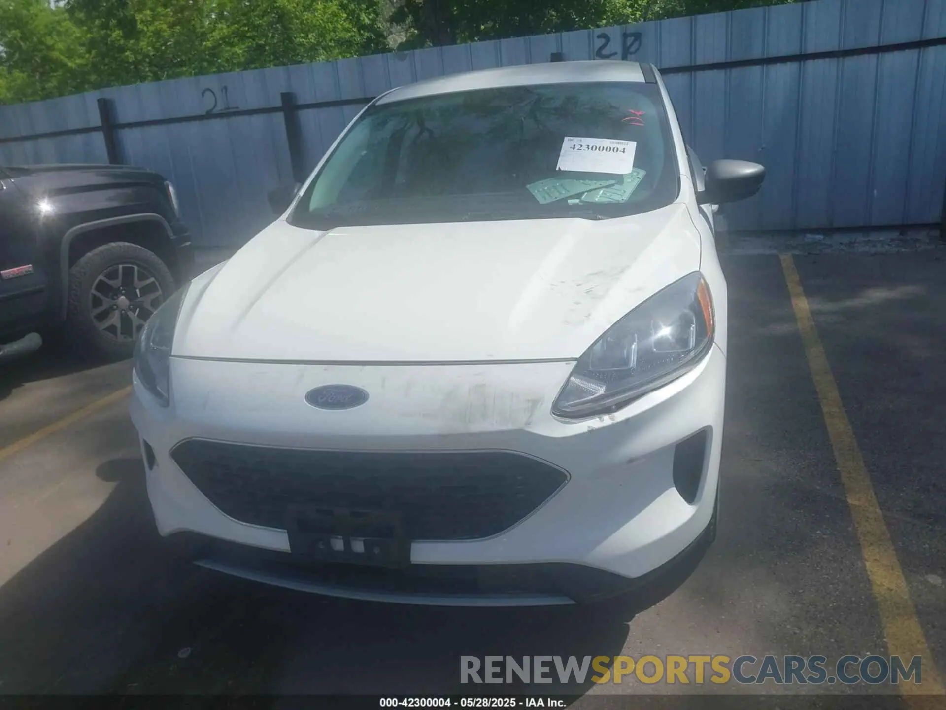 12 Photograph of a damaged car 1FMCU9G61NUA61014 FORD ESCAPE 2022