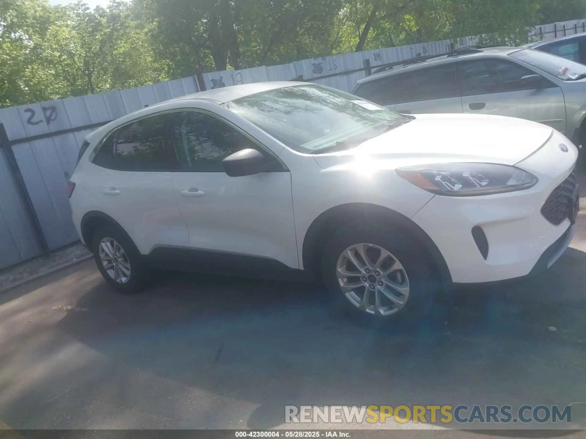 13 Photograph of a damaged car 1FMCU9G61NUA61014 FORD ESCAPE 2022