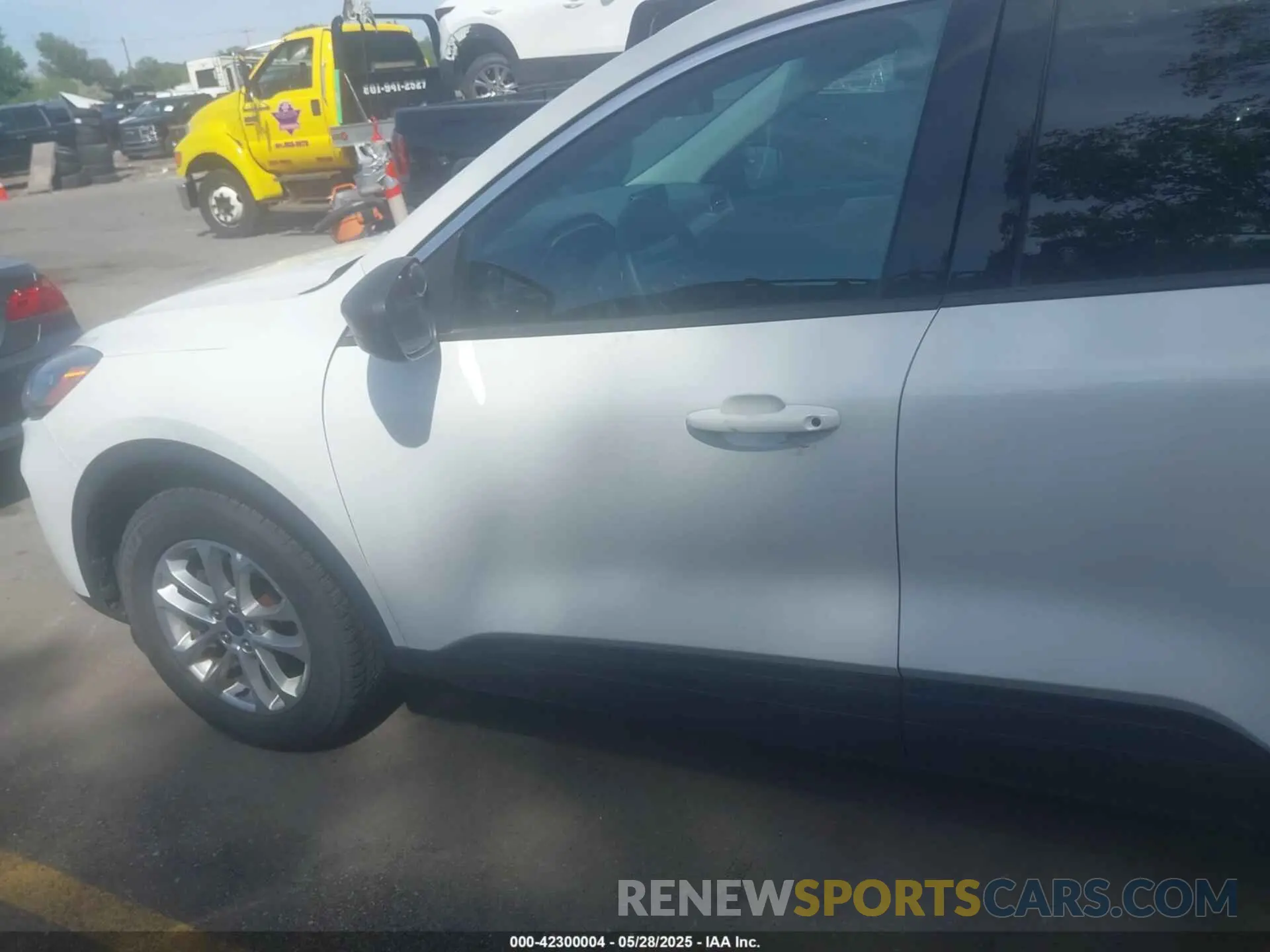 6 Photograph of a damaged car 1FMCU9G61NUA61014 FORD ESCAPE 2022