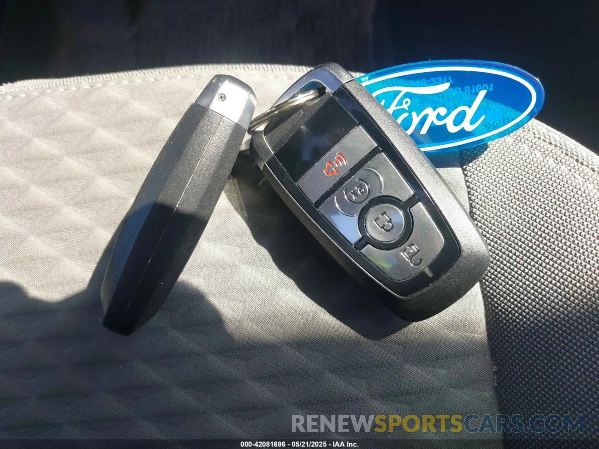 11 Photograph of a damaged car 1FMCU9G61NUA83904 FORD ESCAPE 2022