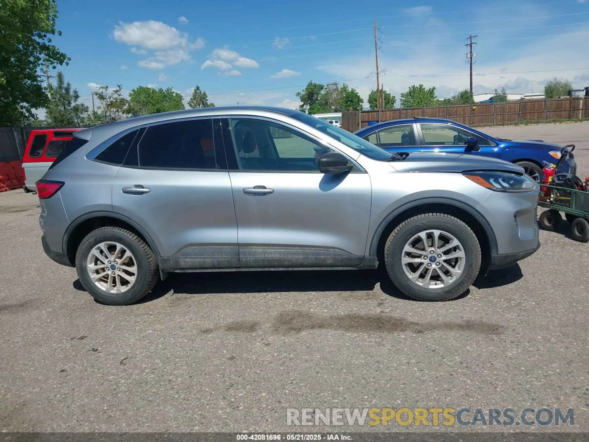 13 Photograph of a damaged car 1FMCU9G61NUA83904 FORD ESCAPE 2022