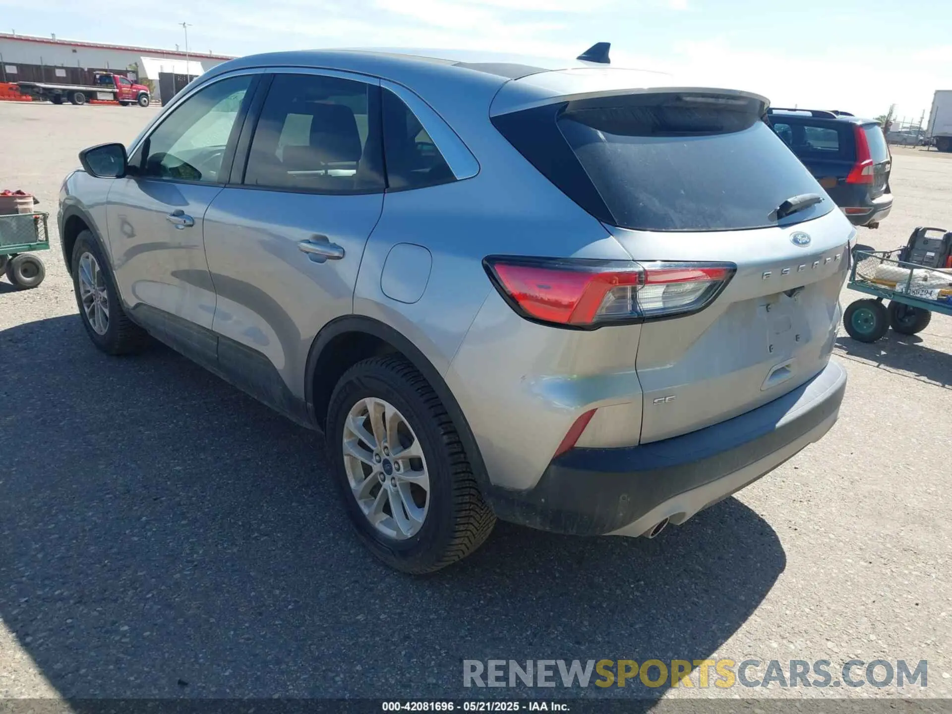 3 Photograph of a damaged car 1FMCU9G61NUA83904 FORD ESCAPE 2022